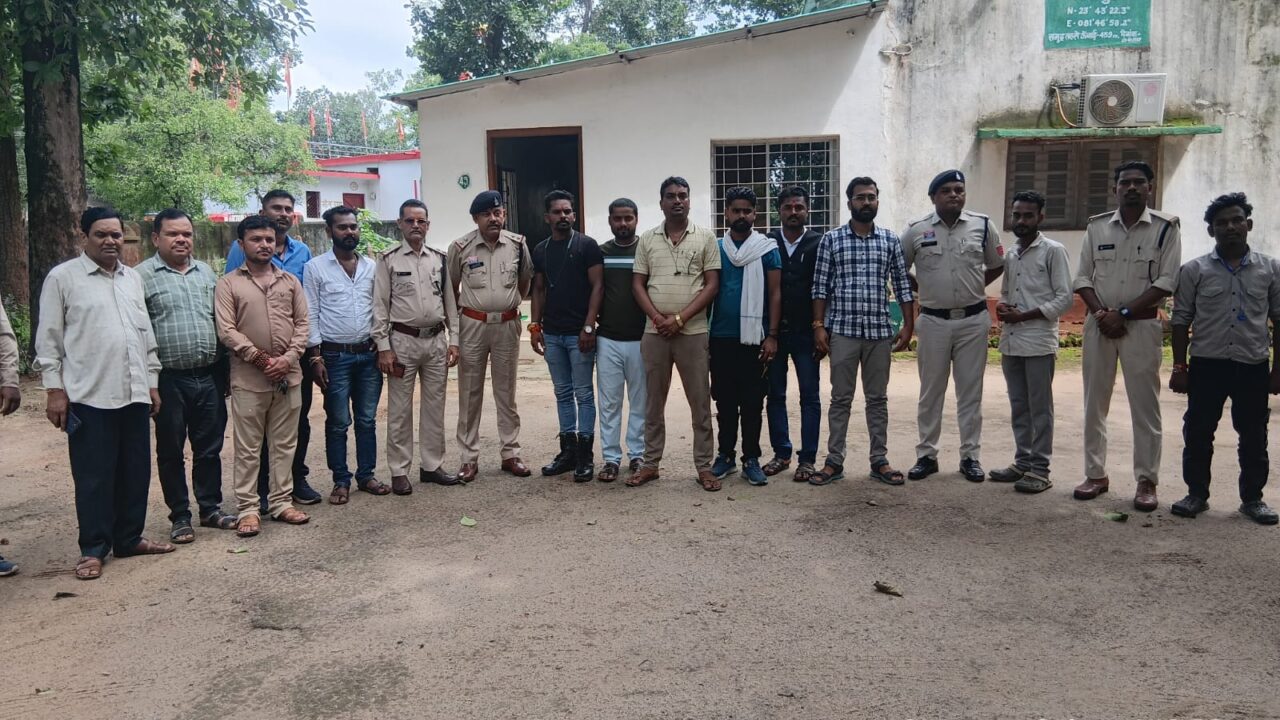 विश्व हिंदू परिषद बजरंग दल एवं गौरक्षा दल के साथ थाना जनकपुर थाना प्रभारी एवं वन विभाग की संयुक्त की गई बैठक